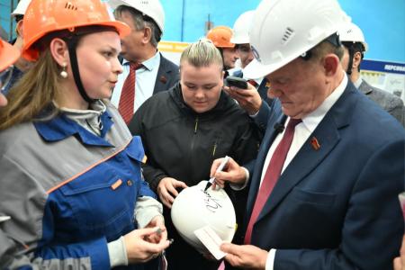 Г.А. Зюганов посетил Калужский турбинный завод