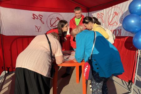 Пермские коммунисты провели митинг против застройки спортивного комплекса «Трудовые резервы»