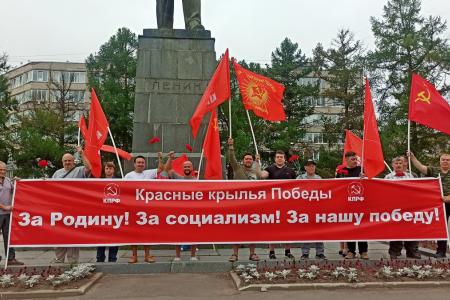 Во Владимире прошел автопробег «Красные крылья Победы»