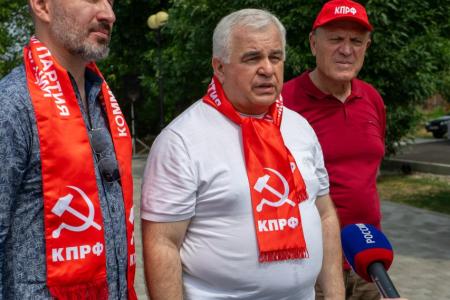 Коммунисты Кабардино-Балкарии приняли эстафету патриотического автопробега КПРФ «Красные крылья Победы»