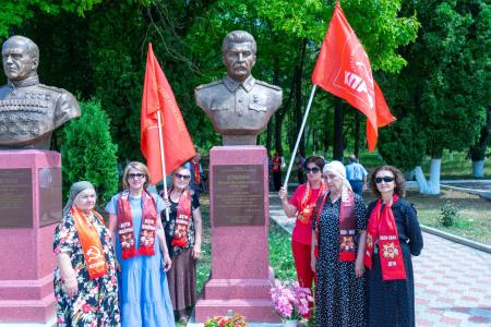 Коммунисты Кабардино-Балкарии приняли эстафету патриотического автопробега КПРФ «Красные крылья Победы»