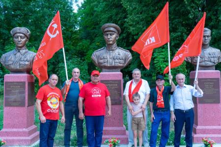 Коммунисты Кабардино-Балкарии приняли эстафету патриотического автопробега КПРФ «Красные крылья Победы»