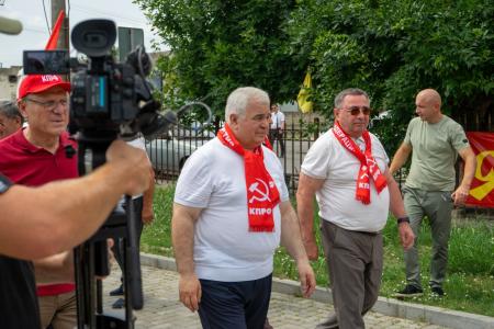 Коммунисты Кабардино-Балкарии приняли эстафету патриотического автопробега КПРФ «Красные крылья Победы»