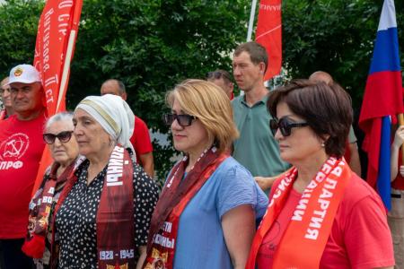 Коммунисты Кабардино-Балкарии приняли эстафету патриотического автопробега КПРФ «Красные крылья Победы»
