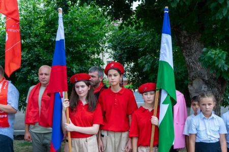 Коммунисты Кабардино-Балкарии приняли эстафету патриотического автопробега КПРФ «Красные крылья Победы»
