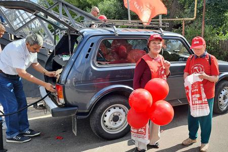 Ивановские коммунисты поздравили земляков с Днём города