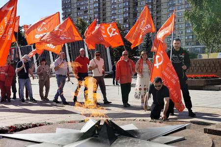 «Красные крылья Победы»: тюменские коммунисты почтили память героев