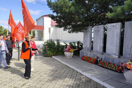«Красные крылья Победы»: тюменские коммунисты почтили память героев