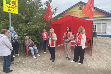 Пермский край: Мария Дробот и Ксения Айтакова провели агитационные встречи с жителями посёлков Октябрьский и Щучье Озеро