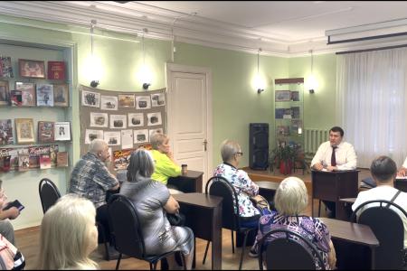 Олег Лебедев провёл встречу с жителями Крестецкого района Новгородской области