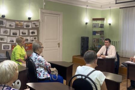 Олег Лебедев провёл встречу с жителями Крестецкого района Новгородской области