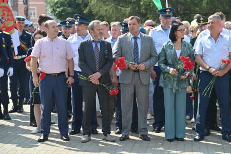 Первый секретарь Рязанского обкома КПРФ Денис Сидоров принял участие в праздновании дня ВДВ