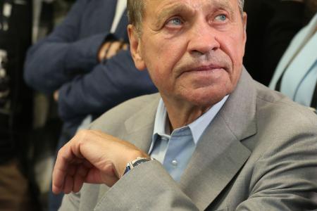 Геннадий Зюганов в Медовый Спас посетил военный госпиталь