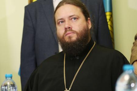 Геннадий Зюганов в Медовый Спас посетил военный госпиталь