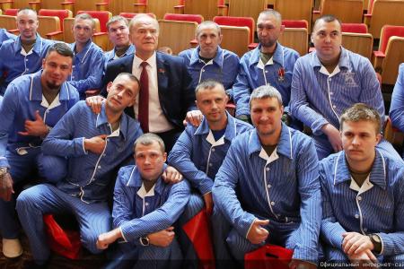 Геннадий Зюганов в Медовый Спас посетил военный госпиталь