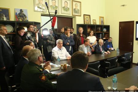 Геннадий Зюганов в Медовый Спас посетил военный госпиталь