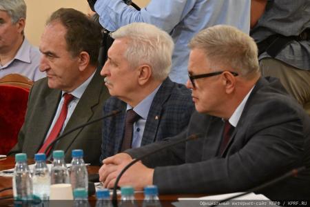 Состоялся круглый стол, посвященный годовщине событий августа 1991 года