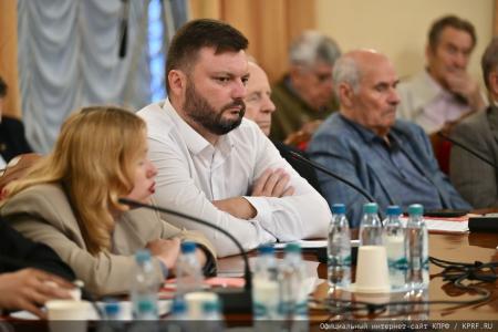 Состоялся круглый стол, посвященный годовщине событий августа 1991 года