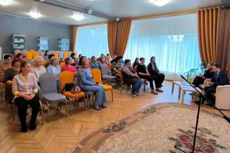 Мария Дробот и Георгий Камнев в Магадане встретились с коллективом библиотеки им. А.С. Пушкина