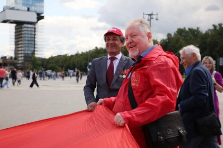 «Красные крылья Победы» на улицах Москвы
