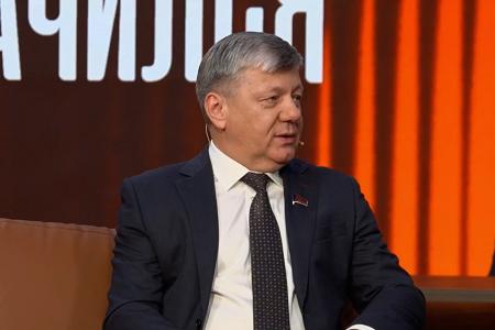 Дмитрий Новиков оценил перипетии мировой политики в эфире сетевого ток-шоу «Центральный канал»