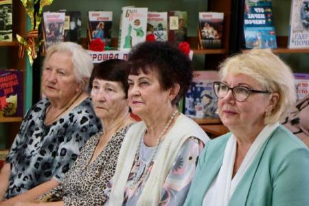 Ольга Алимова встретилась с партийным активом Самойловского района