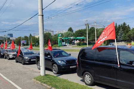 Калининградские коммунисты провели автопробег «Красные крылья Победы»