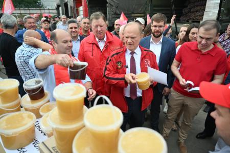 Рязанские коммунисты приняли участие в 142-м гуманитарном конвое КПРФ