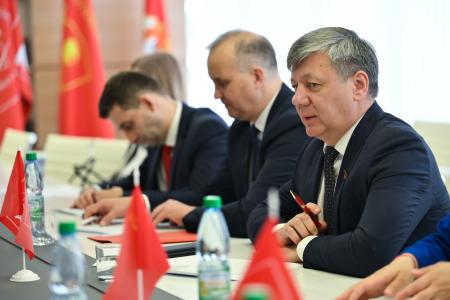 Дмитрий Новиков встретился с делегацией вьетнамского журнала «Коммунист»