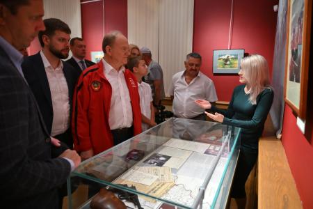 Г.А. Зюганов посетил музей-заповедник «Спасское-Лутовиново»