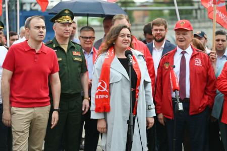 142-й гуманитарный Конвой КПРФ отправлен на передовую!