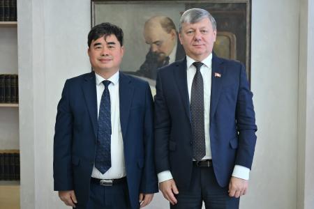 Дмитрий Новиков встретился с делегацией вьетнамского журнала «Коммунист»