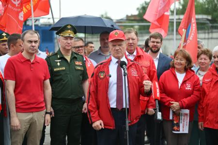 142-й гуманитарный Конвой КПРФ отправлен на передовую!