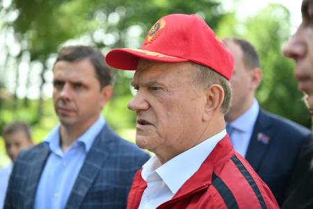 Г.А. Зюганов посетил музей-заповедник «Спасское-Лутовиново»