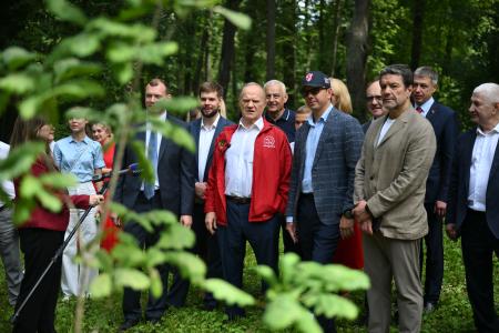 Г.А. Зюганов посетил музей-заповедник «Спасское-Лутовиново»