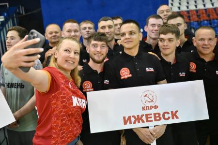 Г.А. Зюганов принял участие в открытии 10-го Всероссийского турнира по мини-футболу «Таланты России» на призы Спортклуба КПРФ