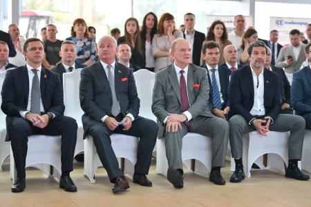 Г.А. Зюганов принял участие в открытии мультибрендового центра компании Terra Group