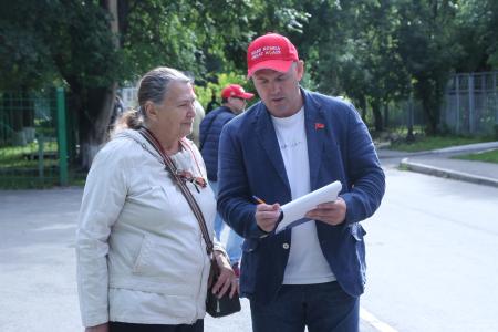 В Омске продолжается акция «красная палатка»