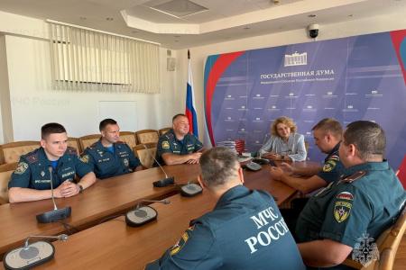 За профессионализм и верность долгу: Сергей Обухов отметил заслуги сотрудников службы пожаротушения Москвы