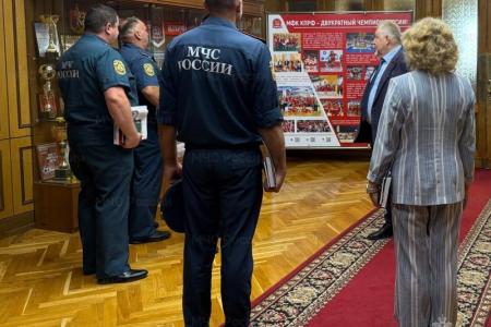 За профессионализм и верность долгу: Сергей Обухов отметил заслуги сотрудников службы пожаротушения Москвы