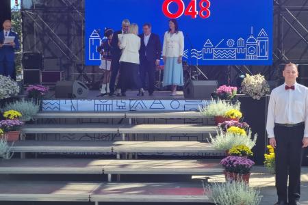 По поручению руководителя фракции в Мособлдуме КПРФ Александра Наумова делегация подмосковных коммунистов поздравила жителей Коломны с Днем города