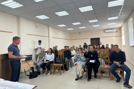 Краснодар. Коммунист-депутат гордумы Александр Сафронов отстаивает право горожан на участие в обсуждении проблем развития своей территории