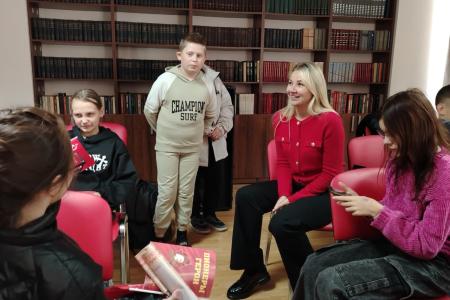 Свердловская область. Школьники узнали секрет красного стяга и историю пионерского горна