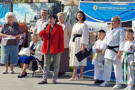 Рязанские коммунисты посетили школы в День знаний
