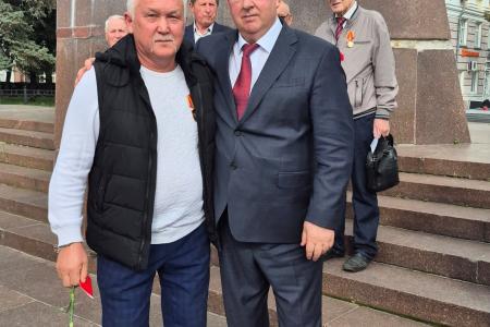 В.И. Кашин продолжил свой визит в Рязань посещением главной площади города, носящей имя Владимира Ильича Ленина