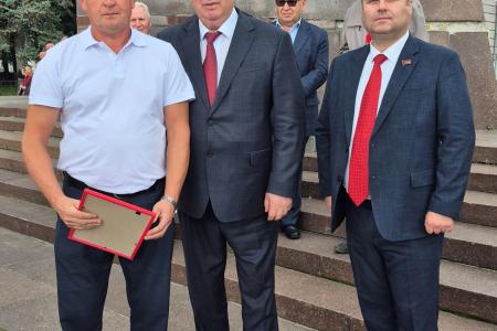 В.И. Кашин продолжил свой визит в Рязань посещением главной площади города, носящей имя Владимира Ильича Ленина