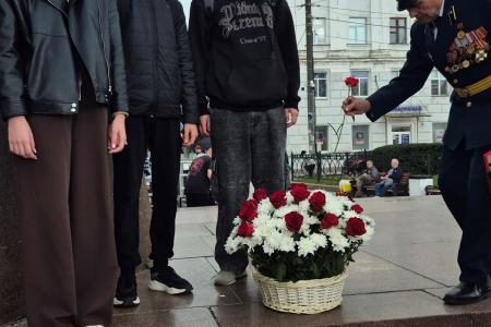 В.И. Кашин продолжил свой визит в Рязань посещением главной площади города, носящей имя Владимира Ильича Ленина