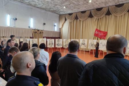 Нижегородское региональное отделение КПРФ организовало показ выставки «Уголь Донбасса» для сотрудников МВД