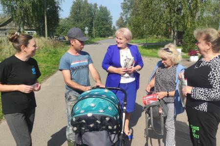 Лидер новгородских коммунистов Ольга Ефимова продолжает предвыборные поездки по районам