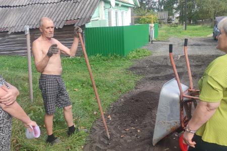 Лидер новгородских коммунистов Ольга Ефимова продолжает поездки по региону